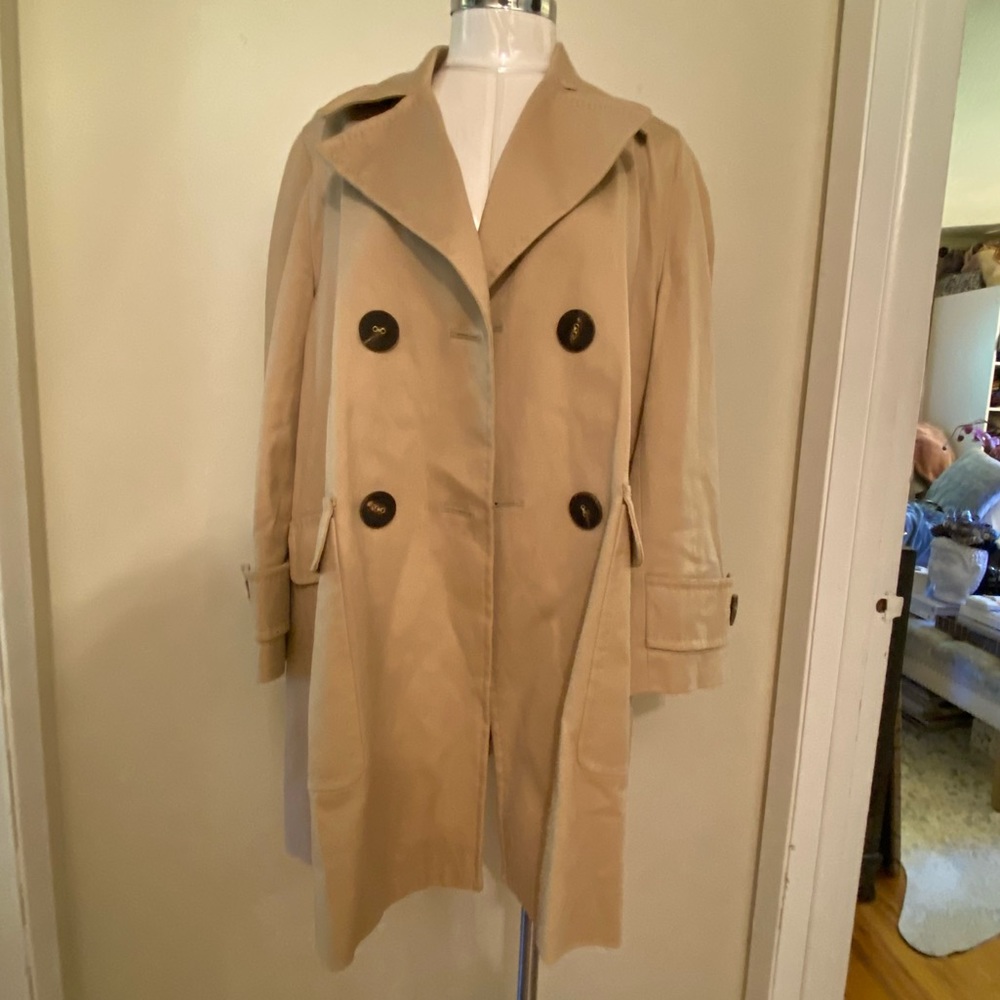 CH Carolina Herrera short over coat